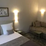 Готель Du Pont Vieux 3*