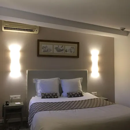 Du Pont Vieux Hotel 3*