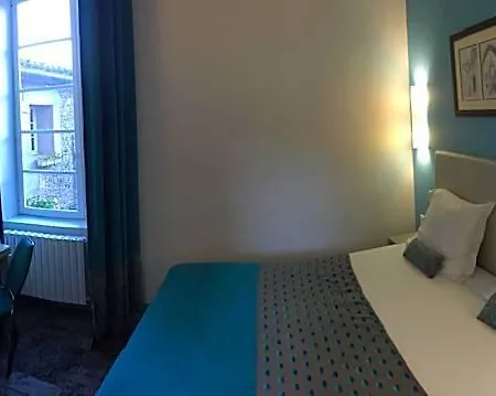 Готель Du Pont Vieux 3*