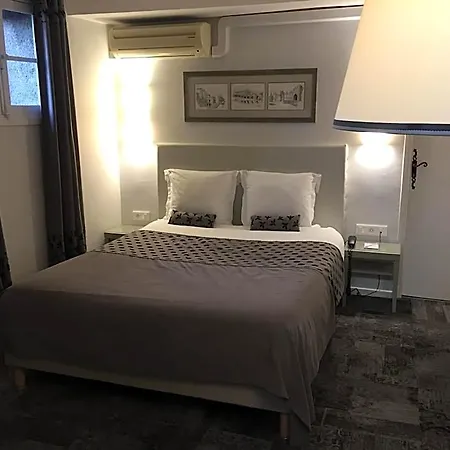 Du Pont Vieux 3* Каркассонн