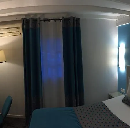 Du Pont Vieux Hotel 3*